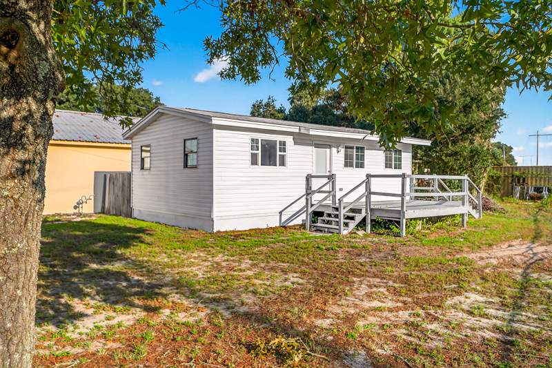 2 bedroom Detached Single Family at 393 NW Lowery Drive, Nonesuch Way, Fort Walton Beach — photo 2
