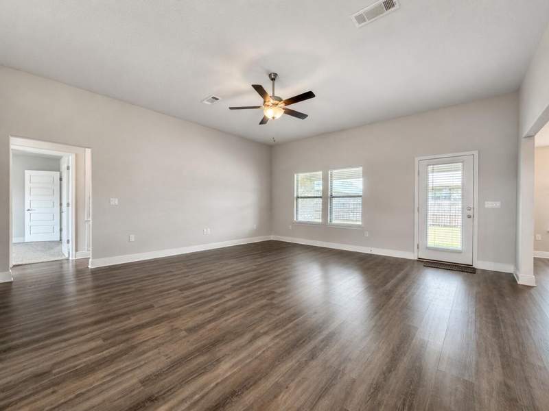4 bedroom Detached Single Family at 2609 Prominence Lane, Silvercrest, Crestview — photo 5