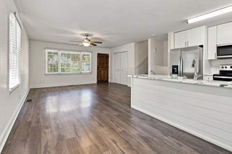 322 NW Leah Miller Drive, Fort Walton Beach FL - photo 9 of 39