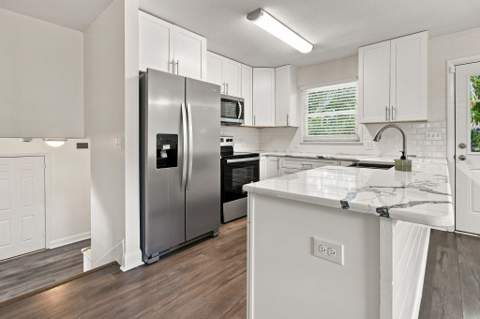 322 NW Leah Miller Drive, Fort Walton Beach FL - photo 12 of 39