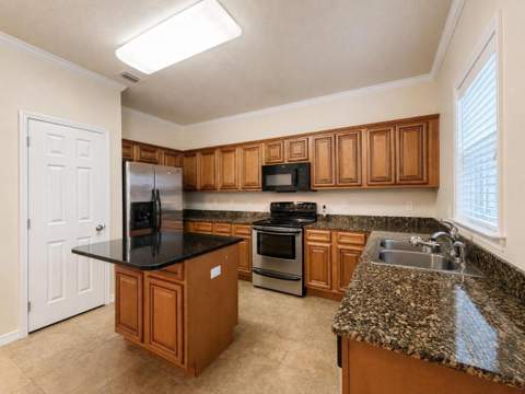 1490 Bentley Circle, Fort Walton Beach FL - photo 10 of 28