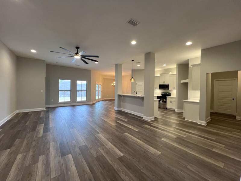 5 bedroom Detached Single Family at 4640 Chanteuse Parkway, Chanan Estates, Crestview — photo 4