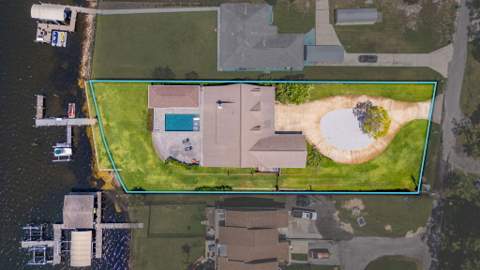 553 Cove Drive, Fort Walton Beach FL - photo 8 of 84