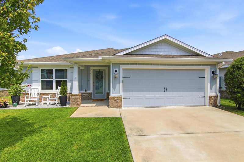 3 bedroom Detached Single Family at 717 Riverwalk Circle, Riverwalk, Freeport — photo 1