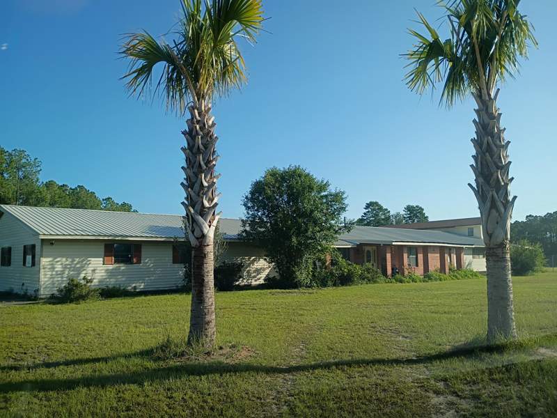 6 bedroom Detached Single Family at 46 Veterans Lane, Freeport, Freeport — photo 3