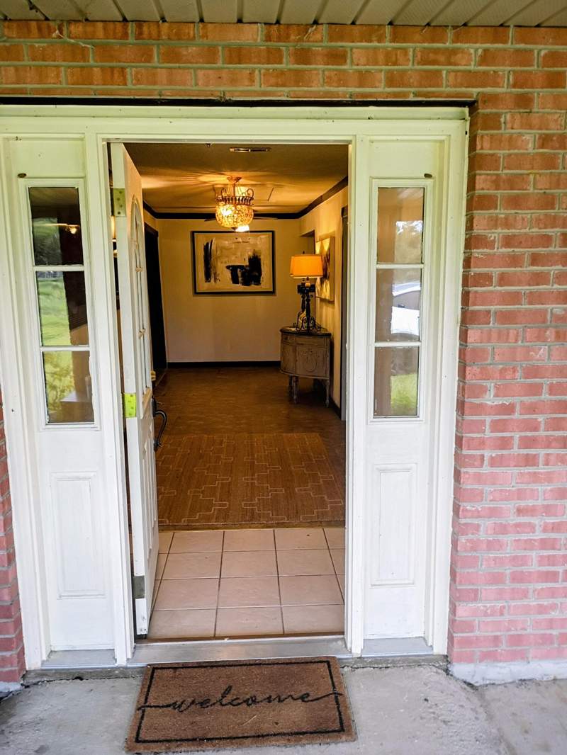 6 bedroom Detached Single Family at 46 Veterans Lane, Freeport, Freeport — photo 5