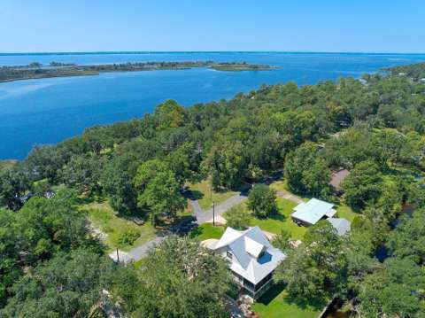 400 Pitts Bayshore Drive, waterfront for sale in Freeport