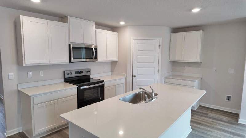3 bedroom Detached Single Family at 4427 Marine Loop, Patriot Ridge, Crestview — photo 4