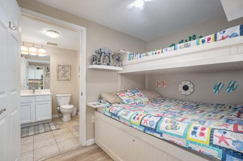 4207 Indian Bayou Trail #2913, Destin FL - photo 16 of 34