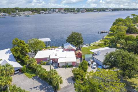 623 Pelican Drive, Fort Walton Beach FL - photo 8 of 158