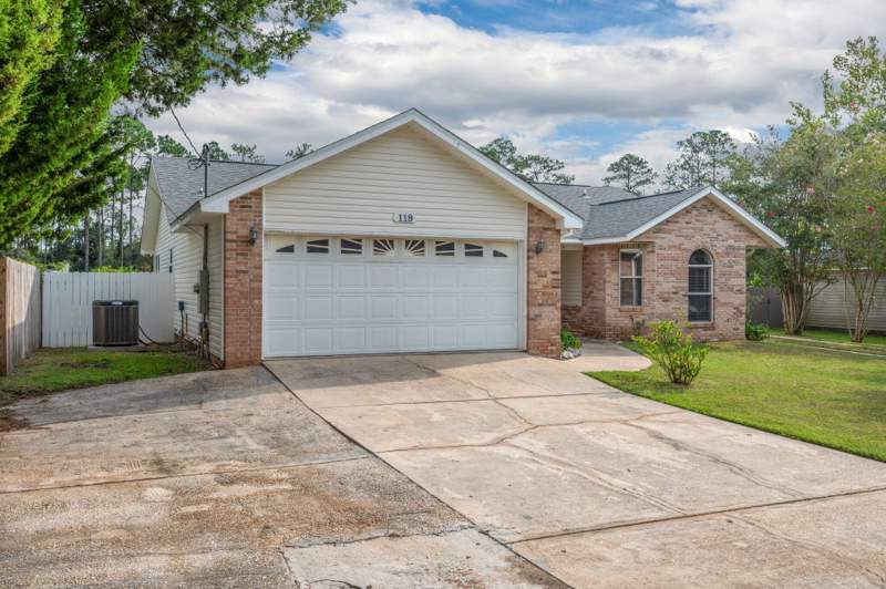 3 bedroom Detached Single Family at 119 Palmetto Drive, Lantern Ridge S/D Ph 2, Crestview — photo 3