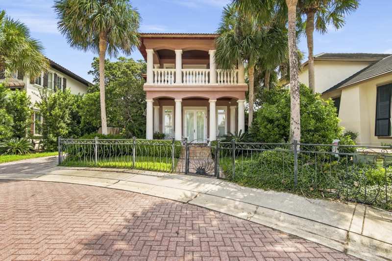 3 bedroom Detached Single Family at 9 Rue Martine, Caribe, Miramar Beach — photo 1