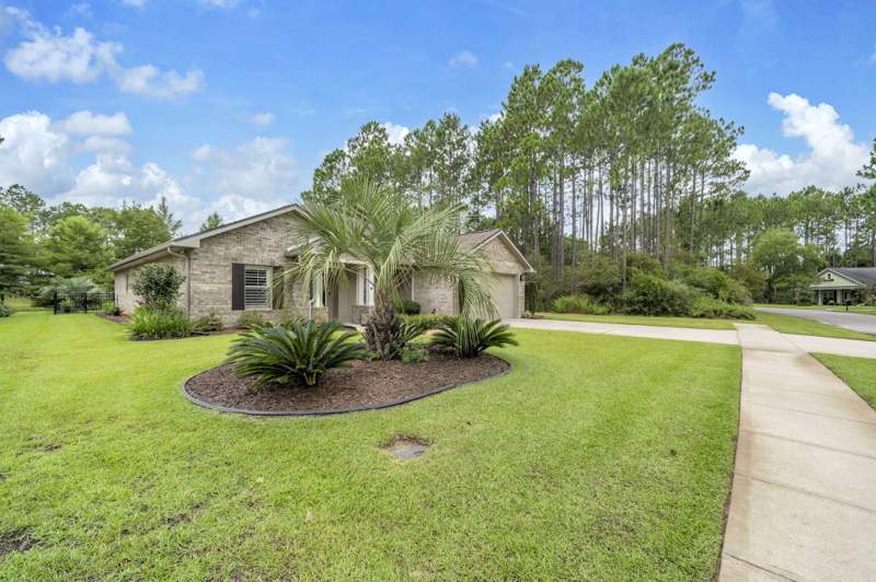 4 bedroom Detached Single Family at 37 Melody Lane, Hammock Bay, Freeport — photo 4