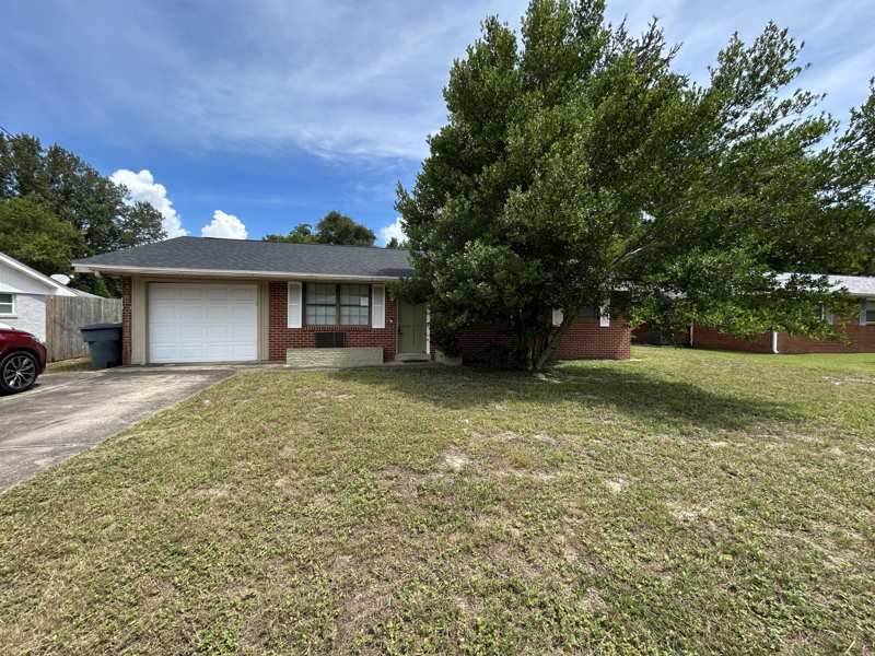 4 bedroom Detached Single Family at 113 NW Memorial Parkway, 113 Memorial Pkwy NW Fort Walton Beach, FL, 32548 1st Add Vesta Htslot 28 Blk 6, Fort Walton Beach — photo 1