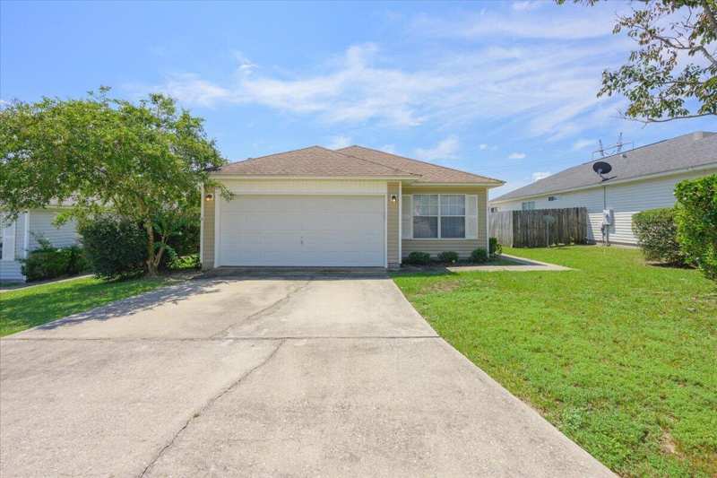 3 bedroom Detached Single Family at 123 Nivana Drive, Southway Estates 2nd Addn, Crestview — photo 1