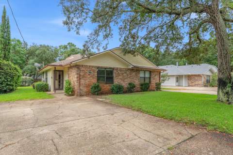510 NW Parkview Road #A & B, Fort Walton Beach FL - photo 13 of 33
