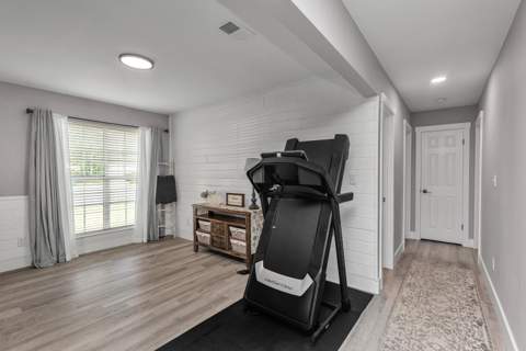 4562 Parkwood Court, Niceville FL - photo 7 of 38