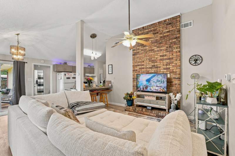4 bedroom Duplex - All Units at 512 NW Parkview Road #A & B, Golf view on Parkview, Fort Walton Beach — photo 3