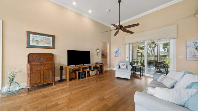 4 bedroom Detached Single Family at 245 Okeechobee Cove, Emerald Lakes, Destin — photo 5