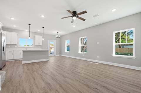 933 Kenzie Lane, Fort Walton Beach FL - photo 7 of 33