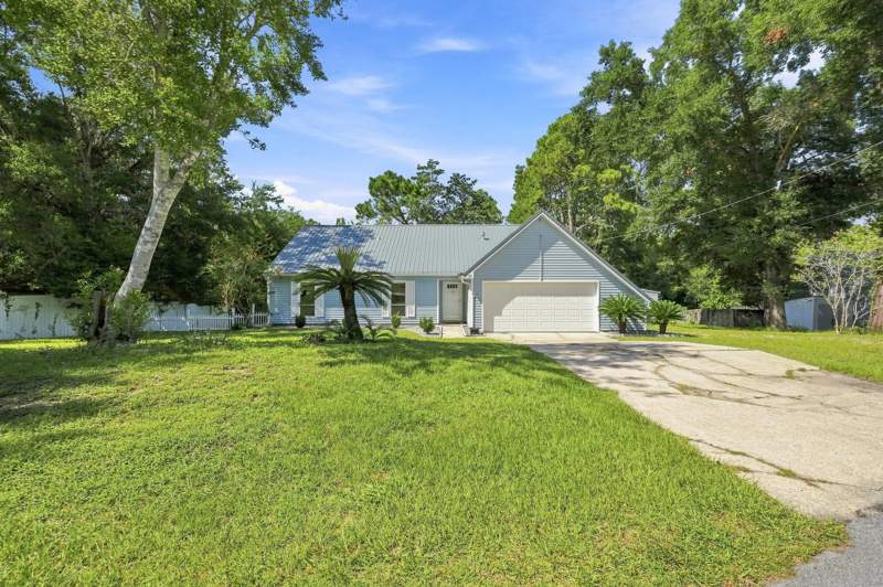 5 bedroom Detached Single Family at 129 Mill Pond Cove, Beaver Creek Ph 3B, Crestview — photo 4