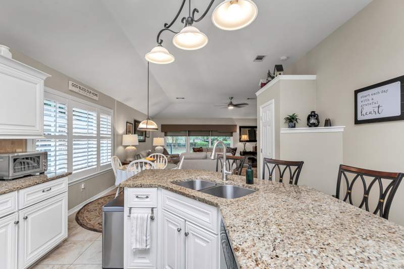 4 bedroom Detached Single Family at 4180 White Tail Circle, Magnolia Bay Club T/H Ph II, Niceville — photo 4