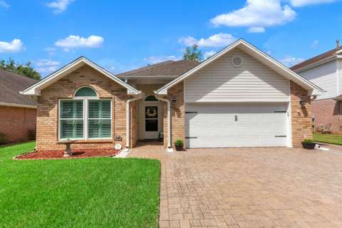 4180 White Tail Circle, golf community for sale in Niceville