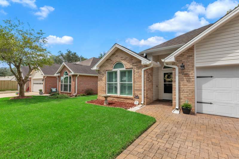 4 bedroom Detached Single Family at 4180 White Tail Circle, Magnolia Bay Club T/H Ph II, Niceville — photo 2