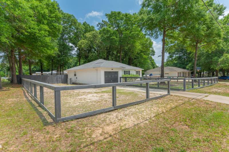 3 bedroom Detached Single Family at 1093 Farmer Street, Oakdale Mini Farms, Crestview — photo 4