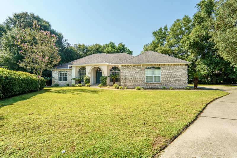 3 bedroom Detached Single Family at 4607 O Hara Court, Royal Oaks S/D, Crestview — photo 1