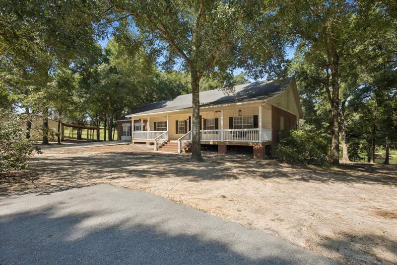 4 bedroom Detached Single Family at 115 Steves Place, Crestview, Crestview — photo 2