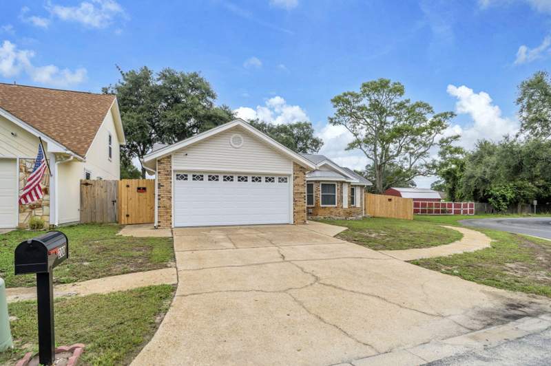 3 bedroom Detached Single Family at 200 Woodland Park Circle, Woodland Park Estates, Mary Esther — photo 2