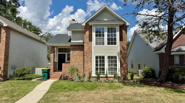 215 Parkwood Circle