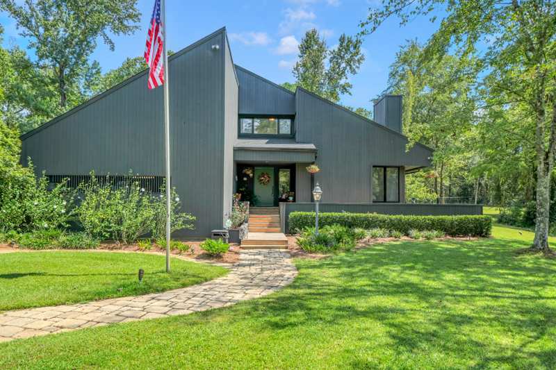 4 bedroom Detached Single Family at 1082 N Us Highway 331, DeFuniak Springs, DeFuniak Springs — photo 1
