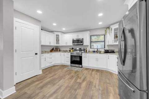 415 Avon Lane, Mary Esther FL - photo 10 of 38