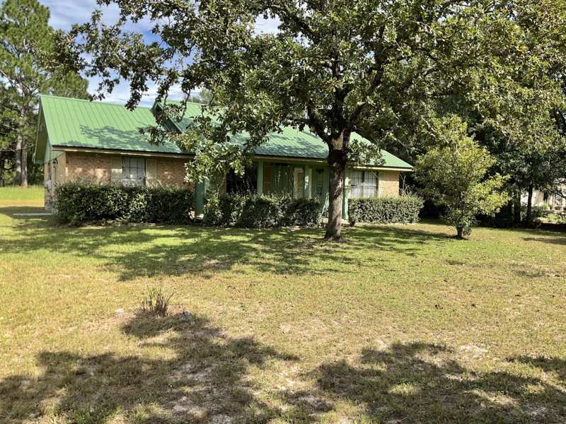 3 bedroom Detached Single Family at 6069 Garden City Road, Metes & Bounds, Crestview — photo 1