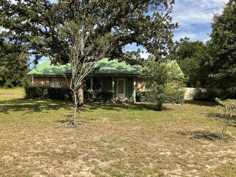 3 bedroom Detached Single Family at 6069 Garden City Road, Metes & Bounds, Crestview — photo 2