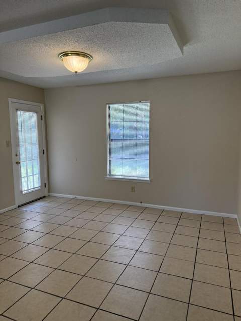 2910 Crescent Avenue, Crestview FL - photo 7 of 12