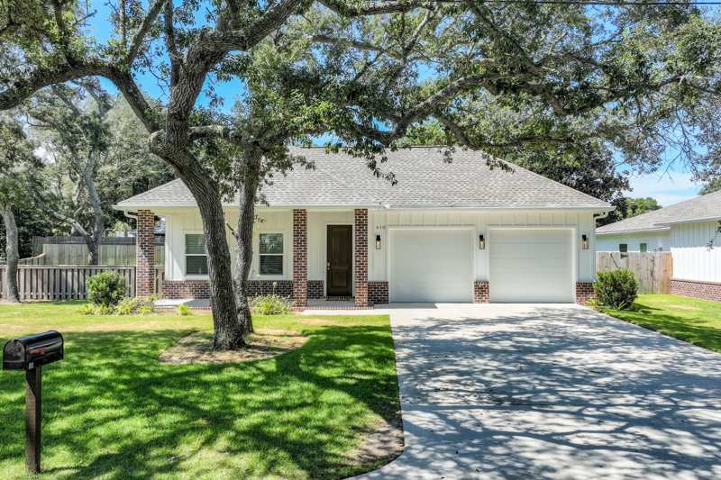 4 bedroom Detached Single Family at 610 Fifth Street, Kellys 3rd Addn To Destin, Destin — photo 1