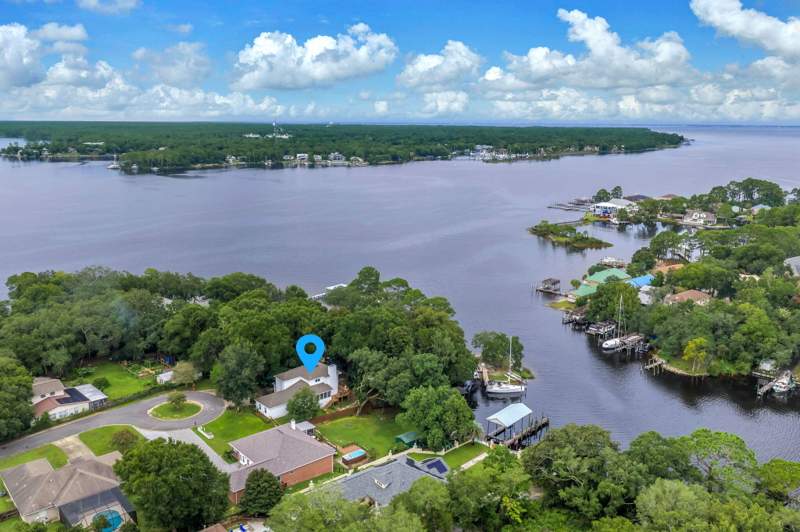 3 bedroom Detached Single Family at 402 Tiger Pointe Drive, Sarah Anne Pointe S/D, Niceville — photo 3
