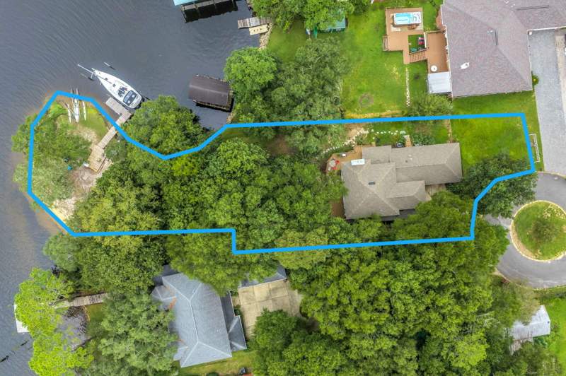 3 bedroom Detached Single Family at 402 Tiger Pointe Drive, Sarah Anne Pointe S/D, Niceville — photo 4