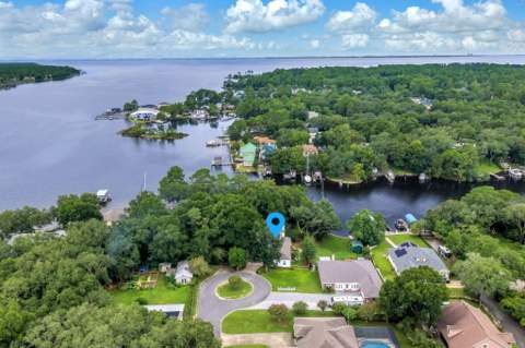 402 Tiger Pointe Drive, Niceville FL - photo 7 of 53