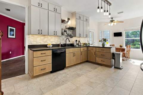 402 Tiger Pointe Drive, Niceville FL - photo 14 of 53