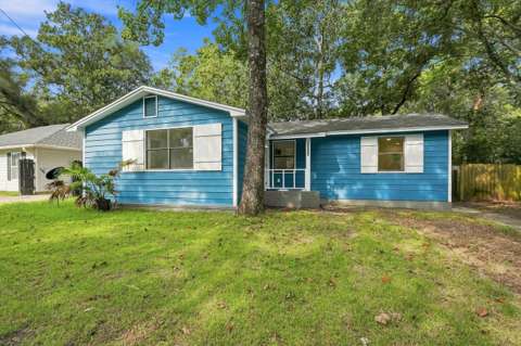 1215 S Cedar Avenue, starter home for sale in Niceville