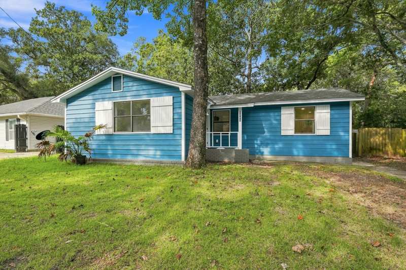 2 bedroom Detached Single Family at 1215 S Cedar Avenue, Niceville, Niceville — photo 1