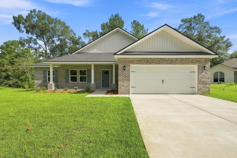 4 bedroom Detached Single Family at 123 Fairway Drive, Foxwood Estates 1, Crestview — photo 2