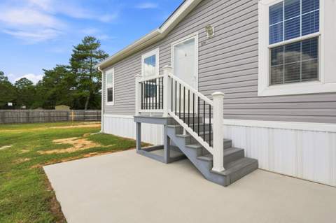 377 Wagner Drive, DeFuniak Springs FL - photo 7 of 61