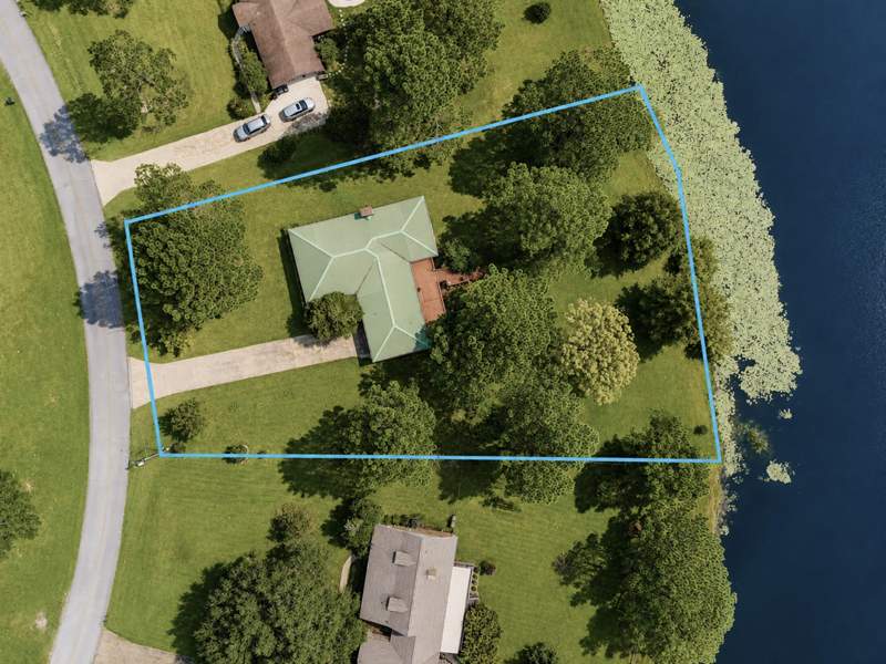 3 bedroom Detached Single Family at 991 Pinewood Drive, Ten Lake Estates Unit 2, DeFuniak Springs — photo 3