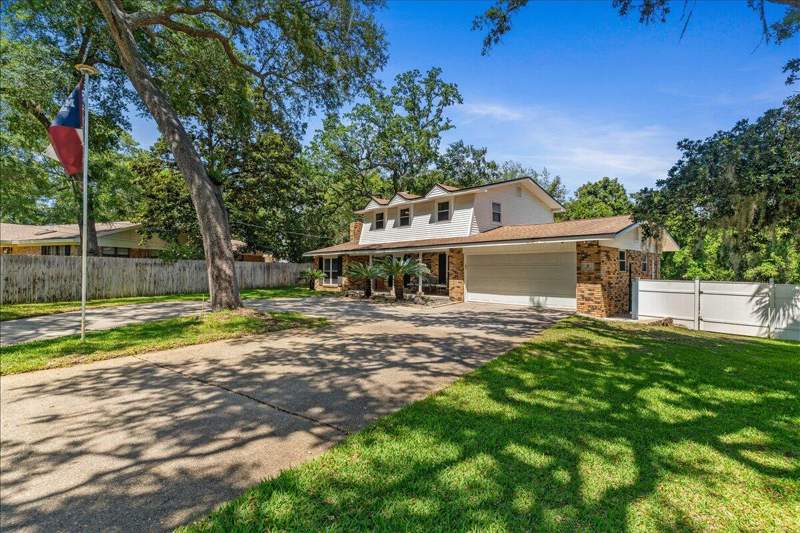 4 bedroom Detached Single Family at 6 Krivik Court, Marnan S/D, Fort Walton Beach — photo 3