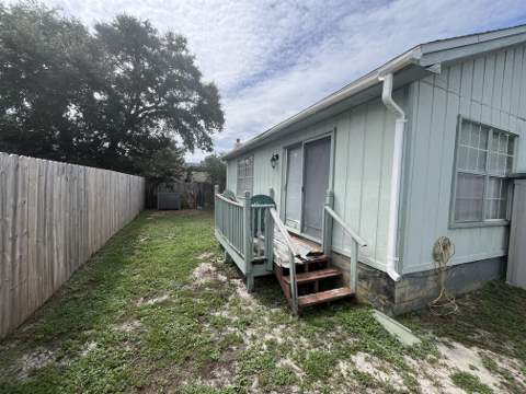 311 Woodland Park Circle, Mary Esther FL - photo 6 of 25